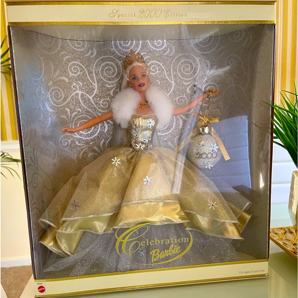 Special 2000 Edition Celebration Barbie - Picture 2 of 8